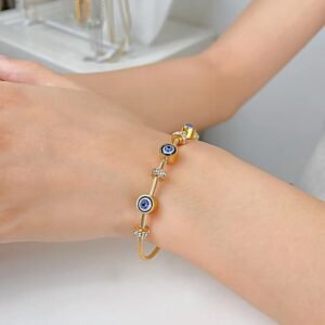 women stylish bracelet